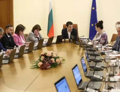 Заседание по време на криза: Министрите се събират при премиера Кирил Петков
