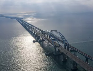 Страх: Руснаците монтираха на Кримския мост защита срещу морски дронове