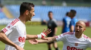 {{ otherArticle[0].article.title }}