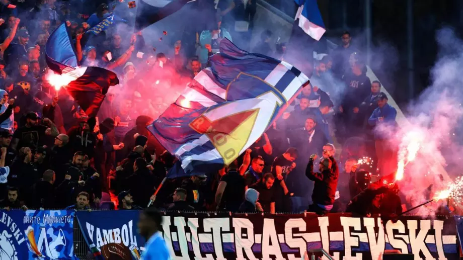 Феновете и ръководството на Левски ще проведат среща във Варна, на която ще обсъдят горещите теми около отбора