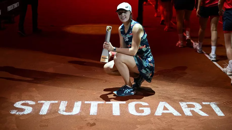 Световната №1 Ига Швьонтек продължава да вилнее в женския тенис - спечели и турнира в Щутгарт (ВИДЕО)