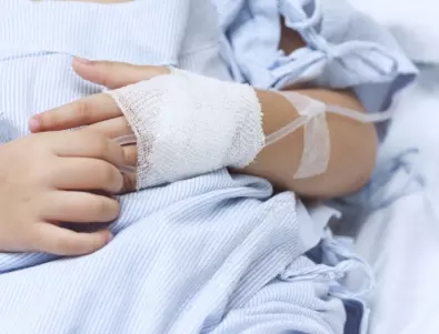 Отровени деца са приети в болница в Пазарджик: Пили бензин и мастика