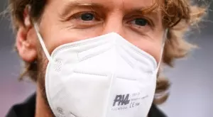 Себастиан Фетел хока Астън Мартин, те пък искат да го задържат