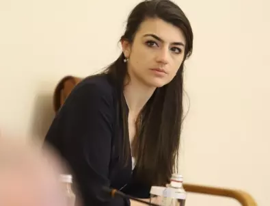 Лена Бориславова: Видяхме преврат в пленарната зала
