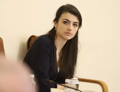 Лена Бориславова се отказва от депутатското си място