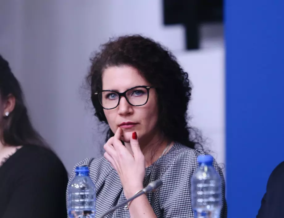 Калина Константинова уверява: Ще повишим прозрачността в държавното управление