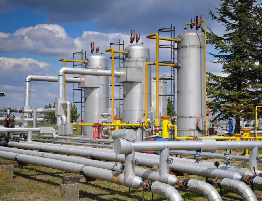 Френската индустрия минава на петрол заради страх от спиране на газа от Русия