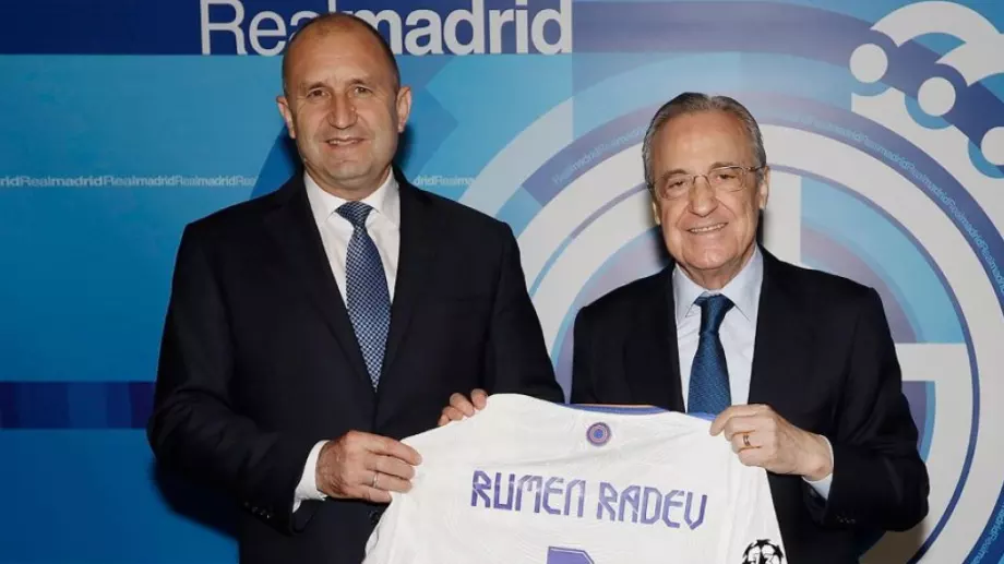 Президентът на България Румен Радев получи фланелка с №1 на Реал Мадрид