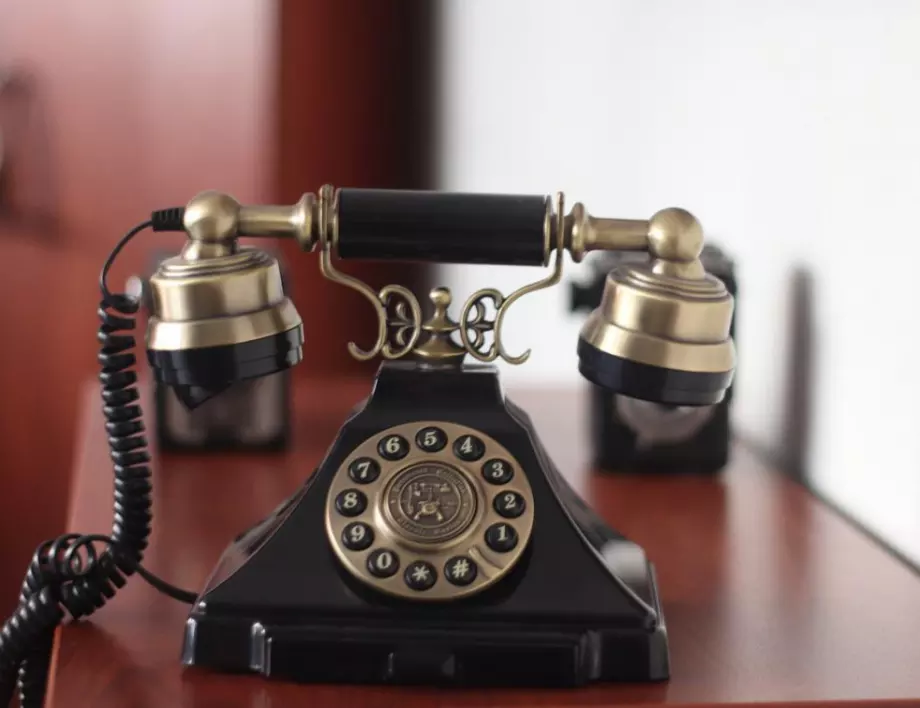 Кой е първият телефон в България?