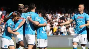 Наполи посече Сасуоло и продължава да се бори до последно за титлата