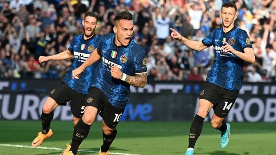 Интер измъкна победата срещу Удинезе и продължава битката за титлата с Милан
