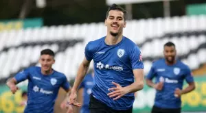 {{ otherArticle[0].article.title }}