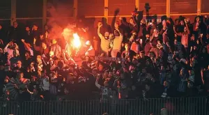 Феновете на Трабзонспор трогнаха света с хореография, посветена на всички, помогнали на Турция (ВИДЕО)