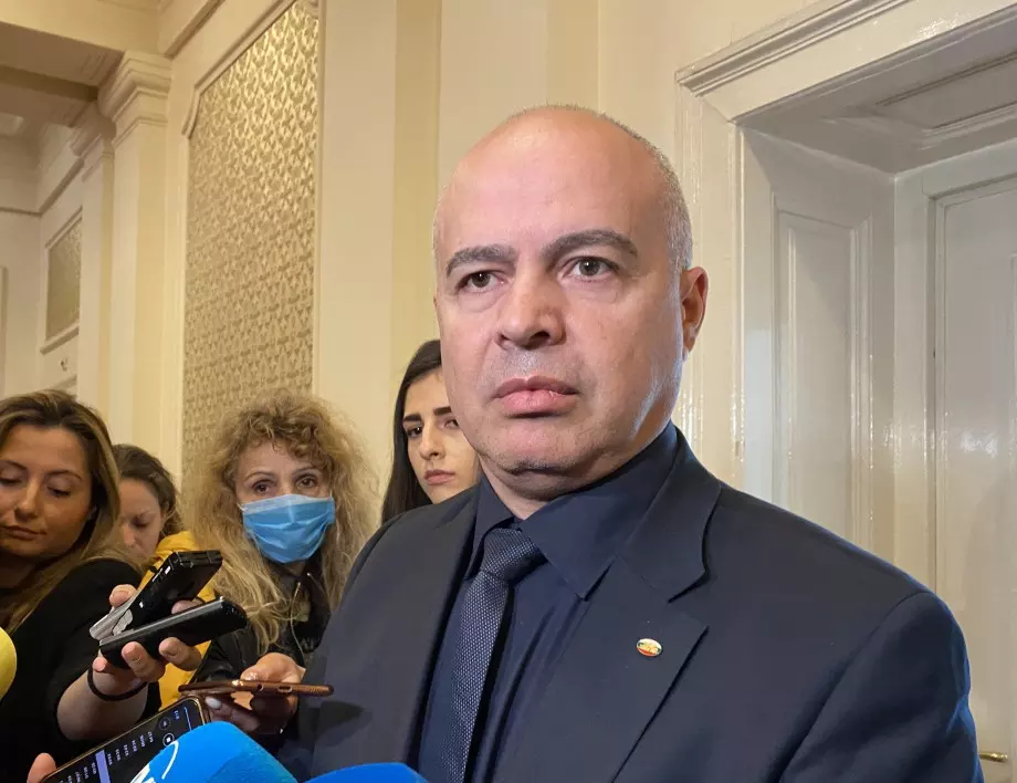 БСП: Действа ли Петков на своя глава за РСМ - няма да е премиер