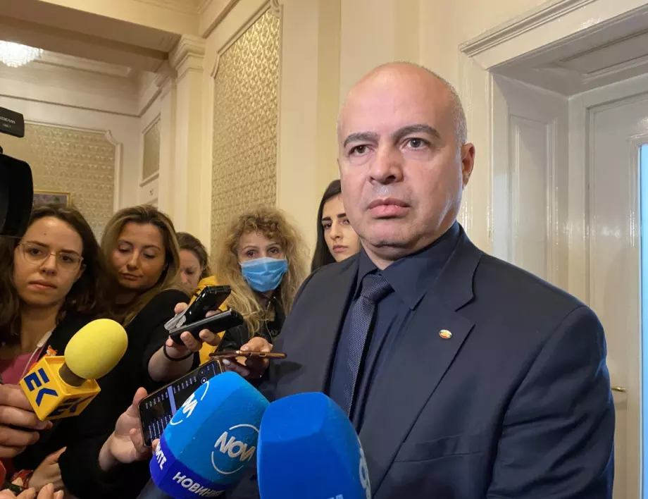 Свиленски: БСП е единна, наши депутати няма да гласуват в подкрепа на вота на недоверие