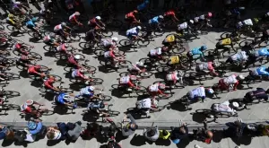 Исторически момент! Африканец за първи път спечели етап от “Джирото” (ВИДЕО)