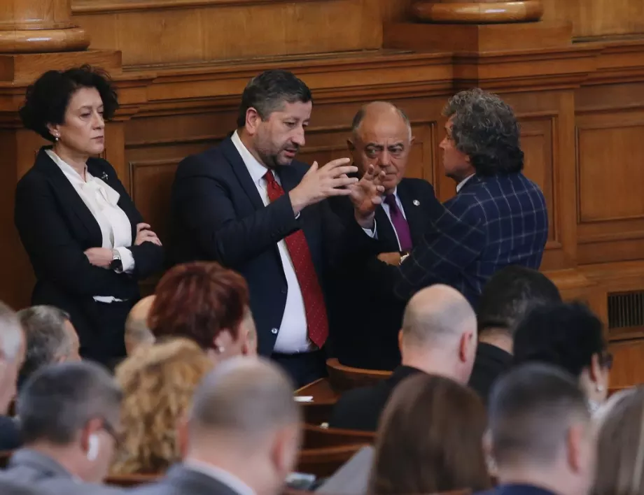 Решено: Разкриват агентите на ДС всеки път, когато кандидатстват за държавен пост