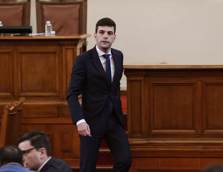 "Продължаваме промяната": Нова коалиция иска да отстрани Никола Минчев