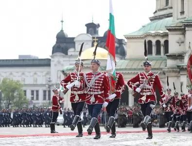 Създадена е българската армия