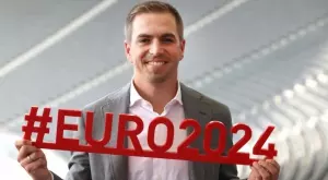 {{ otherArticle[0].article.title }}