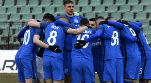 {{ otherArticle[0].article.title }}