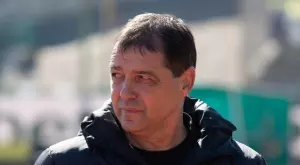 Петър Хубчев разкара двама от Берое