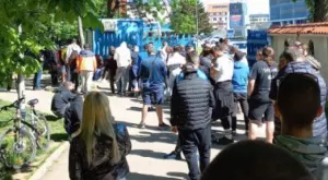 СНИМКИ: Отрано опашки на "Герена" заради билетите за реванша с Апоел