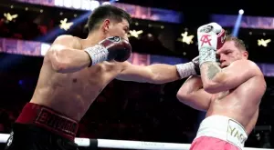 Бивол нанесе първа загуба на Канело от 8 години и защити титлата си