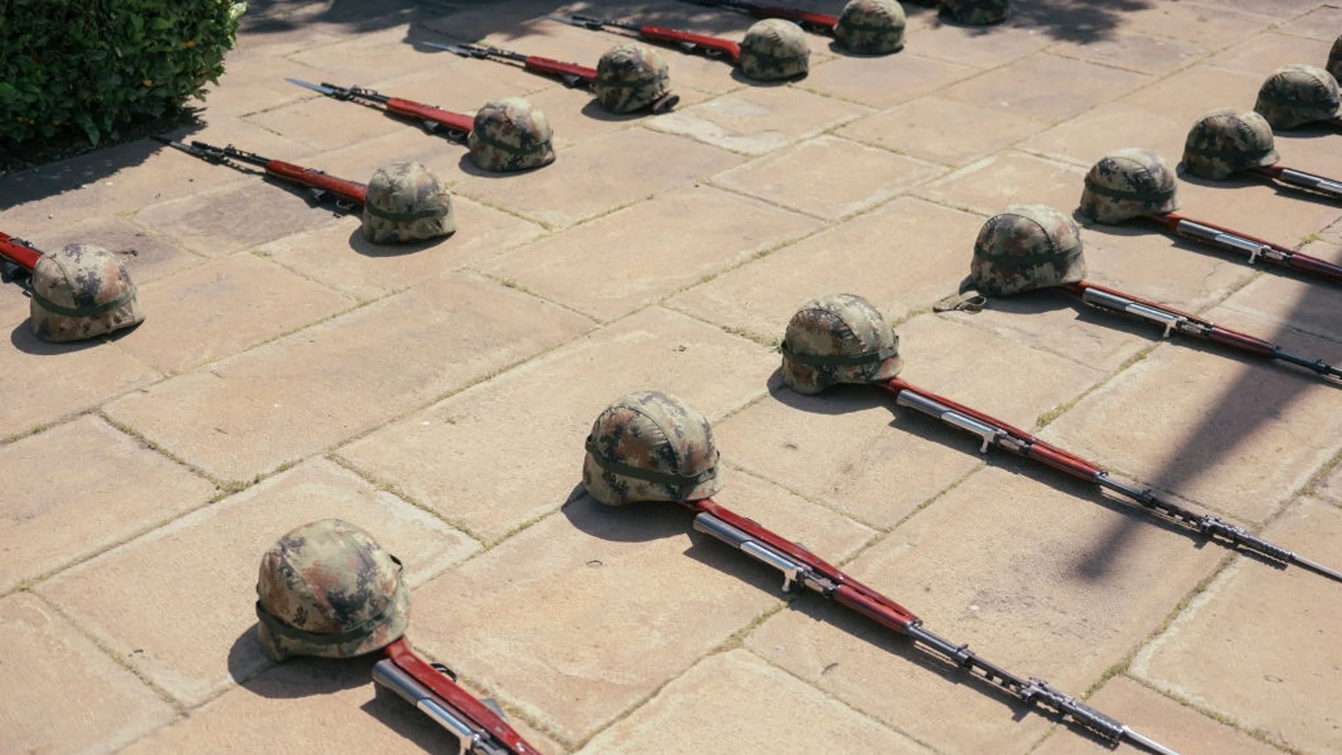 В Русия: Безсмъртният полк се скри за втора поредна година