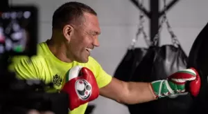 {{ otherArticle[0].article.title }}