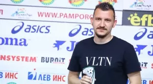 {{ otherArticle[0].article.title }}