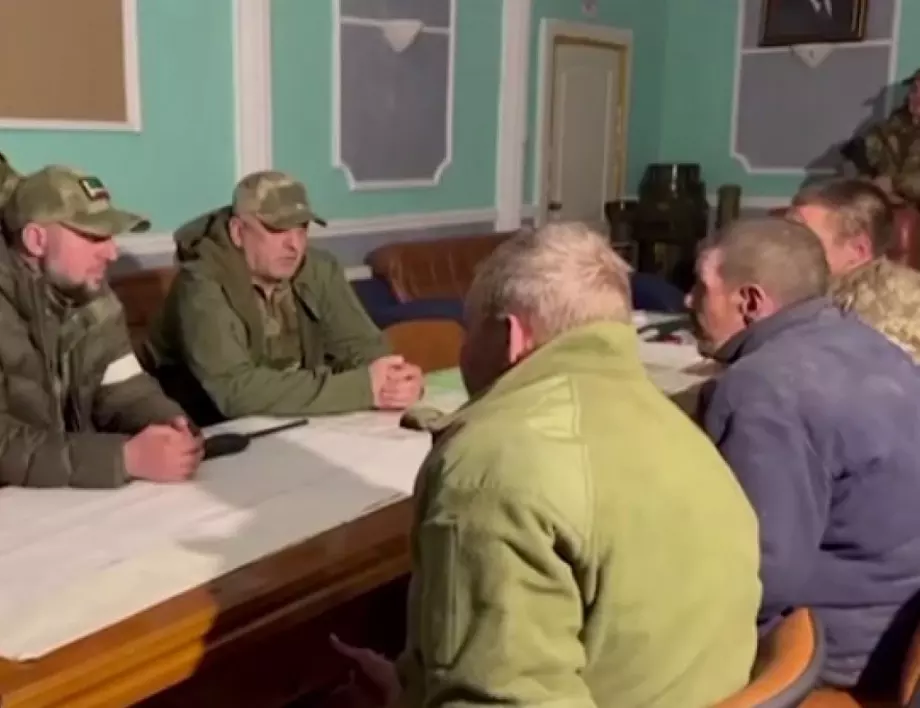 Кадиров показа видео с пленени "няколко бойци от териториалната отбрана"