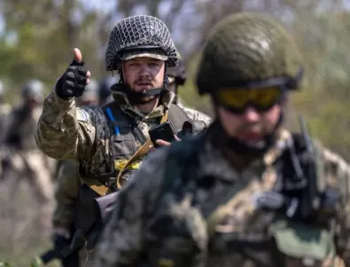 Сутрешна физзарядка в украинската армия (ВИДЕО)