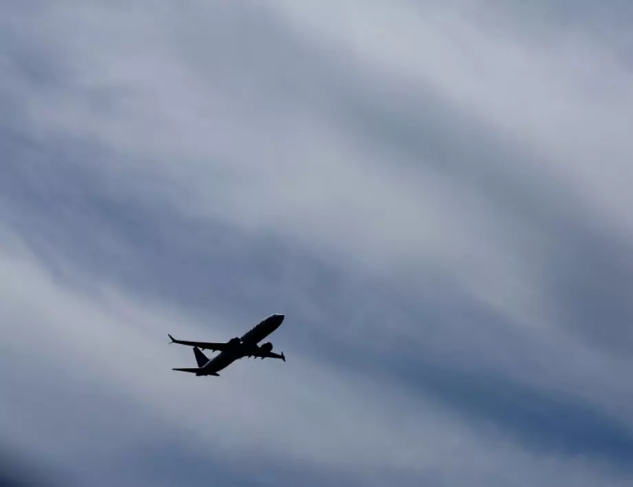 Стюардеса изроди недоносено бебе по време на полет в САЩ 