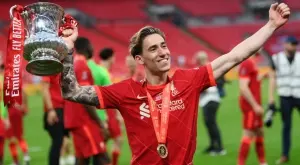 Няма да повярвате какво направи Цимикас при решаващата дузпа за Ливърпул (СНИМКА)