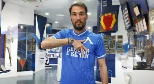 {{ otherArticle[0].article.title }}