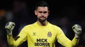 {{ otherArticle[0].article.title }}