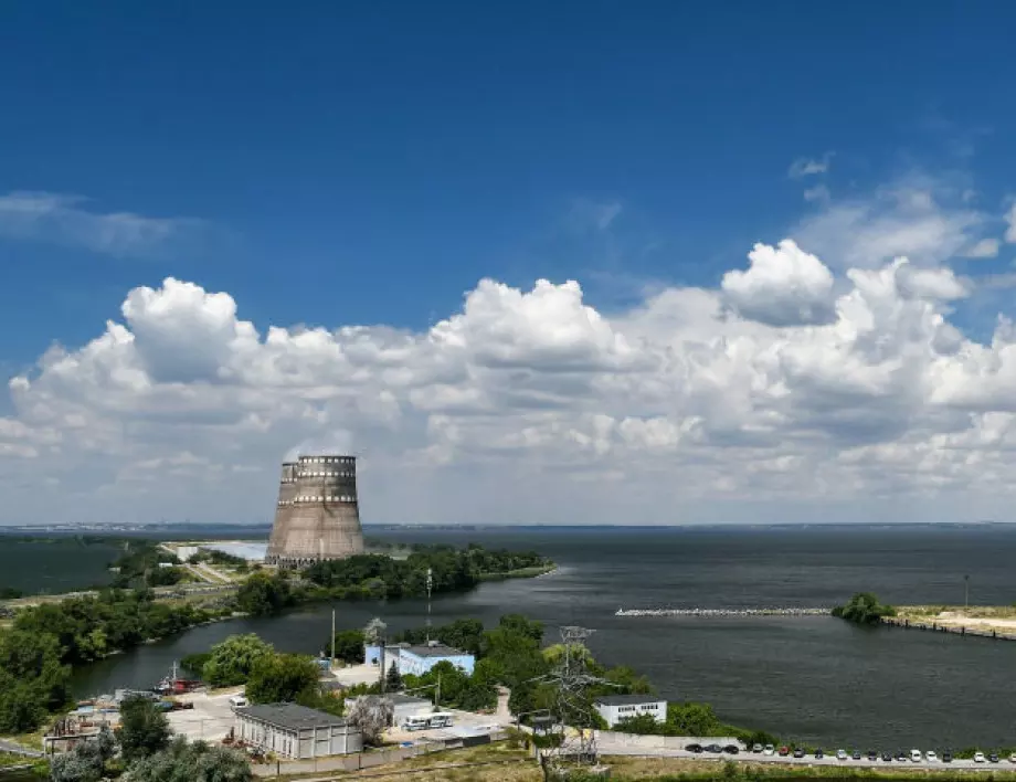 Три ядрени централи са изключени от енергийната мрежа на Украйна след руските атаки