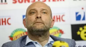 Папазов: Обичам Стоилов като брат, имам морален дълг към Сираков