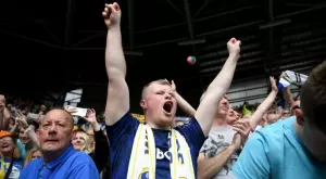 На дъното във Висшата лига: Лийдс оцеля, а Бърнли поема към Чемпиъншип