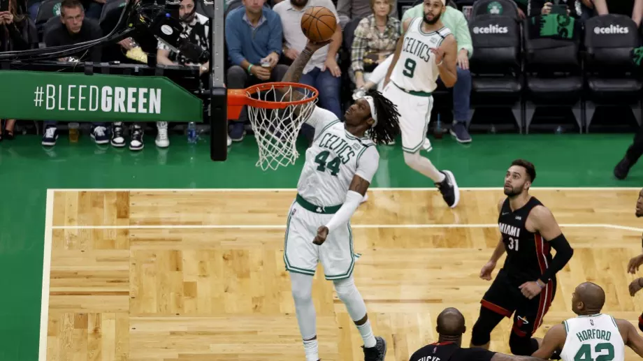 НБА: Бостън Селтикс разби Маями Хийт и завърза серията на Изток (ВИДЕО)