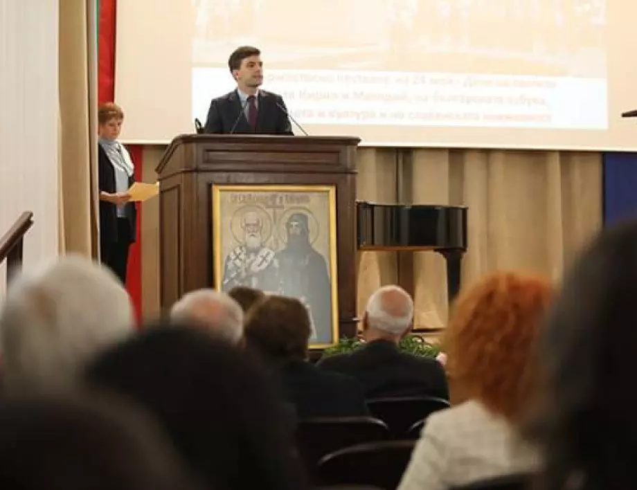 Никола Минчев честити 24 май и почете далновидността на Стоян Михайловски