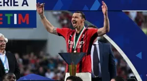 Златан Ибрахимович реже от заплатата си, за да остане в Милан