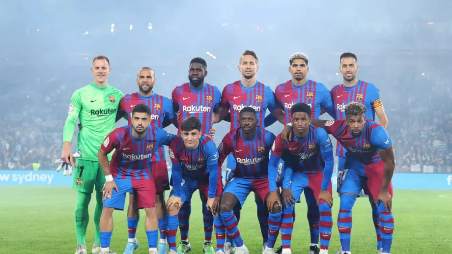 Барселона представи нови златисти екипи за гостуване за следващия сезон (ВИДЕО)