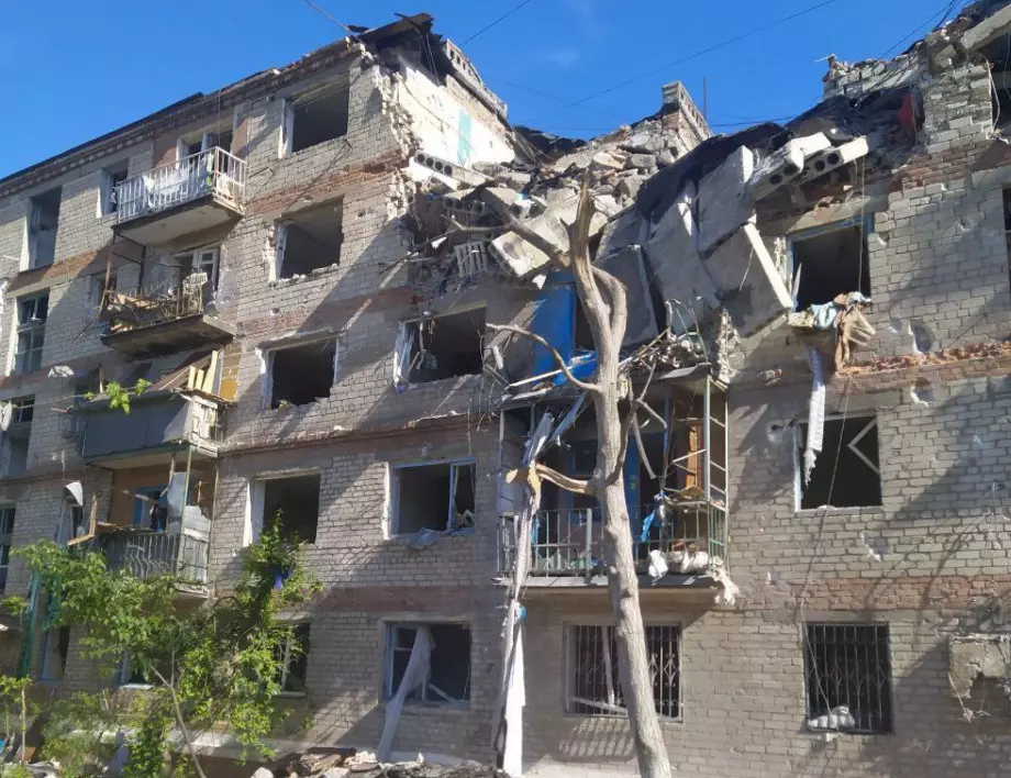 Нови силни взривове разтърсиха окупирания от руснаците Мариупол