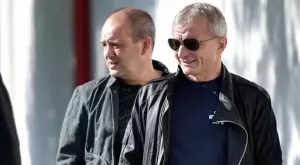 {{ otherArticle[0].article.title }}