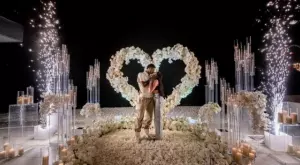 СНИМКА: Ас на Манчестър Юнайтед се сгоди за гаджето, с което е от 15-годишен