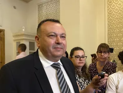 ДПС не иска Митрофанова на първия ден на парламента, партията на Янев усуква