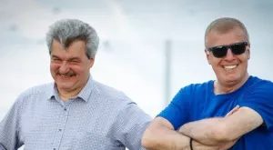 {{ otherArticle[0].article.title }}