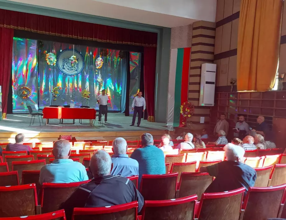 Кметът на Русе проведе открита приемна в село Николово